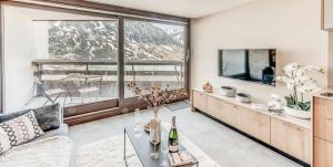 Televízia a/alebo spoločenská miestnosť v ubytovaní Résidence Palafour - Studio 4 rénové, soigné, confortable - balcon vue lac MAE-7954