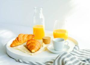 Opcije za doručak na raspolaganju gostima u objektu Villa Three Flags Bed & Breakfast +24 fotografije