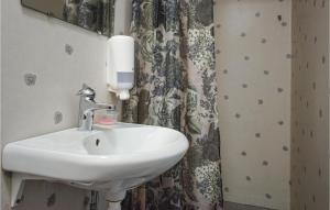Foto de la galeria de Amazing Apartment In Orrefors With Wifi a Orrefors