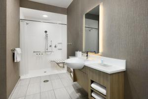 SpringHill Suites by Marriott Dothan的一间浴室