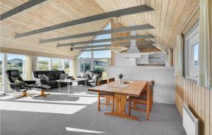 Χώρος καθιστικού στο Holiday Home Tingodden Hvide Sande Ii