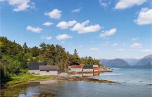 Φωτογραφία από το άλμπουμ του 2 Bedroom Gorgeous Home In Varaldsøy σε Skjelnes