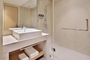 Bagno di Four Points by Sheraton Kochi Infopark