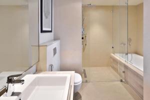 Bagno di Four Points by Sheraton Kochi Infopark