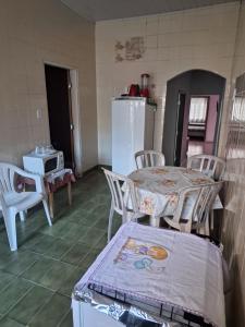 Η κουζίνα ή μικρή κουζίνα στο Casa Ferreira Localizada a 400 metros da Basílica +6 φωτογραφίες
