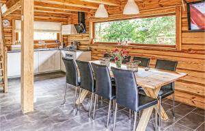 Fotografia z galérie ubytovania Two-Bedroom Holiday Home In Biskupiec v destinácii Biskupiec