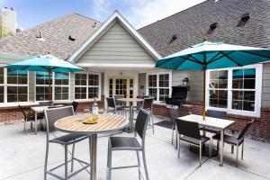 Patio nebo venkovní prostory v ubytování Residence Inn by Marriott Fort Collins