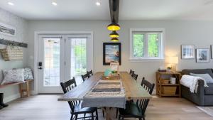 Gallery image of New, stylish APT steps to sunsets & beach in Goderich