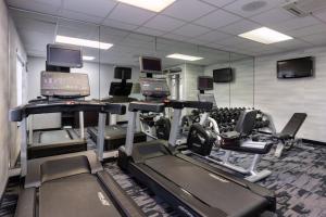 Fitness centrum a/nebo fitness zařízení v ubytování Fairfield Inn & Suites by Marriott Smithfield