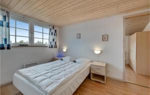 Ένα ή περισσότερα κρεβάτια σε δωμάτιο στο Gorgeous Home In Skjern With Wifi +19 φωτογραφίες