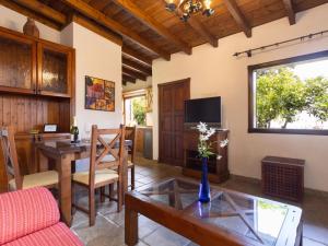 Posedenie v ubytovaní Casa rural con piscina climatizada y jardín en Icod de los Vinos - ES-279-18