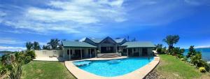 Bazén v ubytování Bularangi Villa, Fiji nebo v jeho okolí
