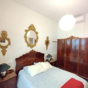 Fotografie z fotogalerie ubytování Piso en el casco antiguo con patio privado v destinaci Seville + 10 fotografií