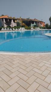 Bazén v ubytování Casa GIO' GIO' Borgo San Basilio nebo v jeho okolí