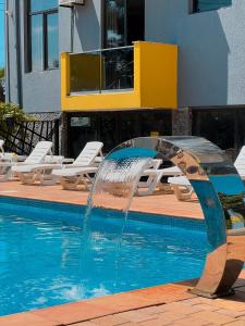 The swimming pool at or close to Casa Del Mar