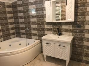 صورة لـ فندق ومطعم ييديجولر في أوزونغول