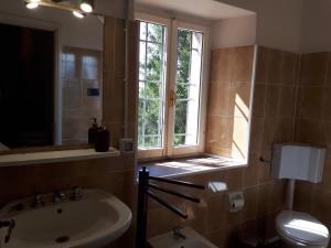 Koupelna v ubytování Limone e Peperoncino B&B