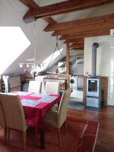Kuchyňa alebo kuchynka v ubytovaní Galeria Villa