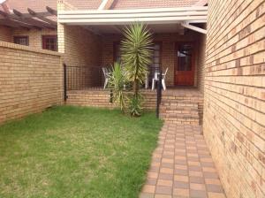 En have udenfor Fully Furnished Pentagon Park + 2 billeder