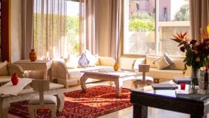 Posezení v ubytování Riad villa saphir & SPA