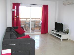 TV a/nebo společenská místnost v ubytování Arona 2 - 5208