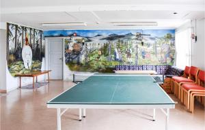 Stolní tenis v ubytování 10 Bedroom Lovely Home In Østre Gausdal nebo okolí