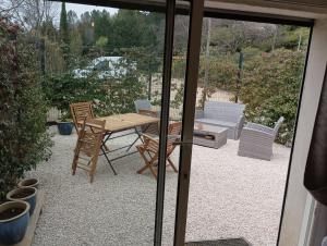 A garden outside Richard