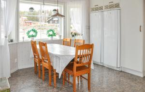Η κουζίνα ή μικρή κουζίνα στο Lovely Home In Idkerberget