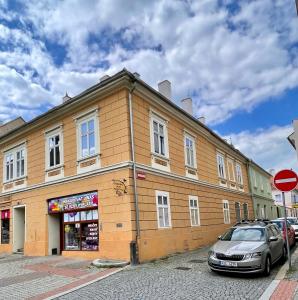 Budova, kde se apartmán nachází + 8 fotografií