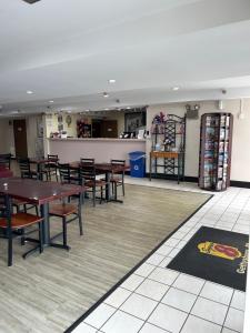 葛底斯堡速8酒店餐厅或其他用餐的地方