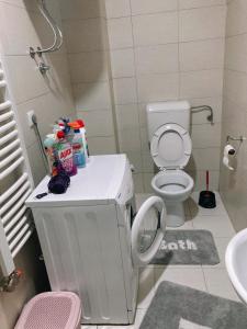 Ένα μπάνιο στο Mila +4 φωτογραφίες