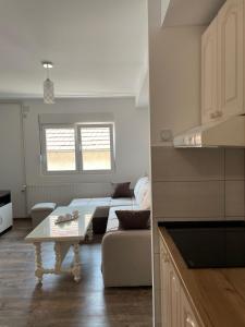 Kuchyň nebo kuchyňský kout v ubytování Apartmani Vrla NEW