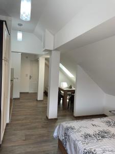Postel nebo postele na pokoji v ubytování Apartmani Vrla NEW
