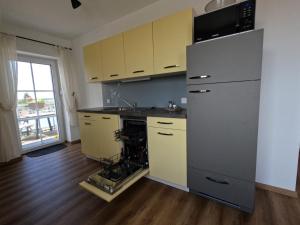 Η κουζίνα ή μικρή κουζίνα στο Ferienwohnung Ausblick