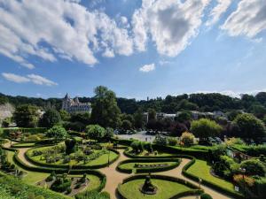 a view of the gardens of versailles at 't Grote Egeltje XL chalet 220 in Durbuy