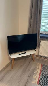 Televisyen dan/atau pusat hiburan di Apartmány na Trojce