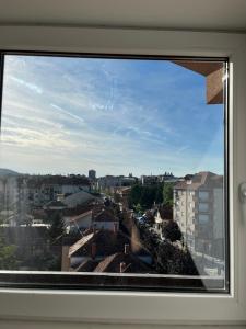 Nespecifikovaný výhled na destinaci Aranđelovac nebo výhled na město při pohledu z apartmánu