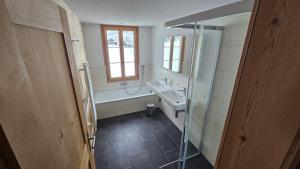 Vannituba majutusasutuses Chalet Bärgsunne