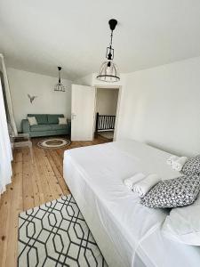 Postel nebo postele na pokoji v ubytování Villa 1880 + 37 fotografií