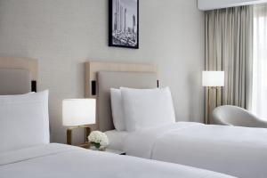 Uma cama ou camas num quarto em JW Marriott Hotel Marina