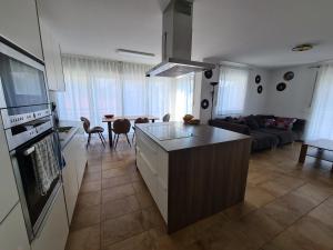 Dapur atau dapur kecil di Moderne Unterkunft - nah am Flughafen MUC und TU München +7 gambar