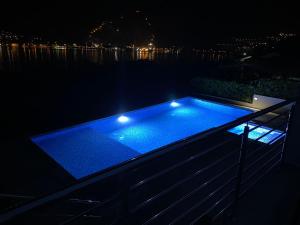 Bazén v ubytování Luxury Kotor bay view studio nebo v jeho okolí