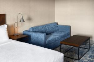 Posezení v ubytování Four Points by Sheraton Edmonton South