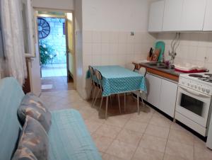 Kuchyň nebo kuchyňský kout v ubytování Apartman Kiwi