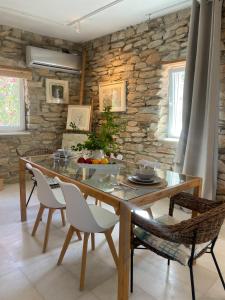 Foto sihtkohas Agia Theodoti asuva majutusasutuse The Artists House - Atelier Suite galeriist