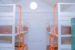 Narivoodi või narivoodid majutusasutuse Hangover Hostels Mirissa toas