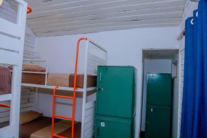 Narivoodi või narivoodid majutusasutuse Hangover Hostels Mirissa toas
