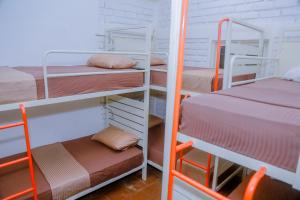 Narivoodi või narivoodid majutusasutuse Hangover Hostels Mirissa toas