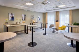 Posezení v ubytování Courtyard by Marriott Magdeburg