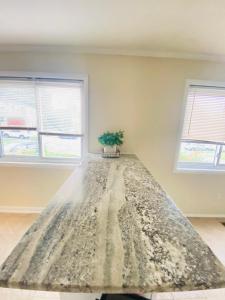 Φωτογραφία από το άλμπουμ του Master private bedroom and bathroom - Ensuite #5 σε Laurel +4 φωτογραφίες